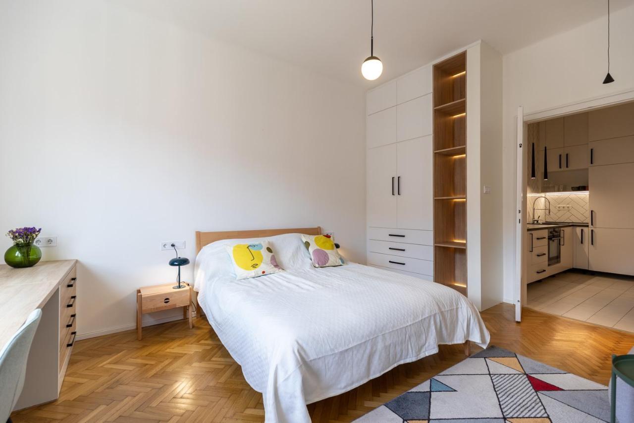 The Palm Springs Apartment Budapest Exterior foto