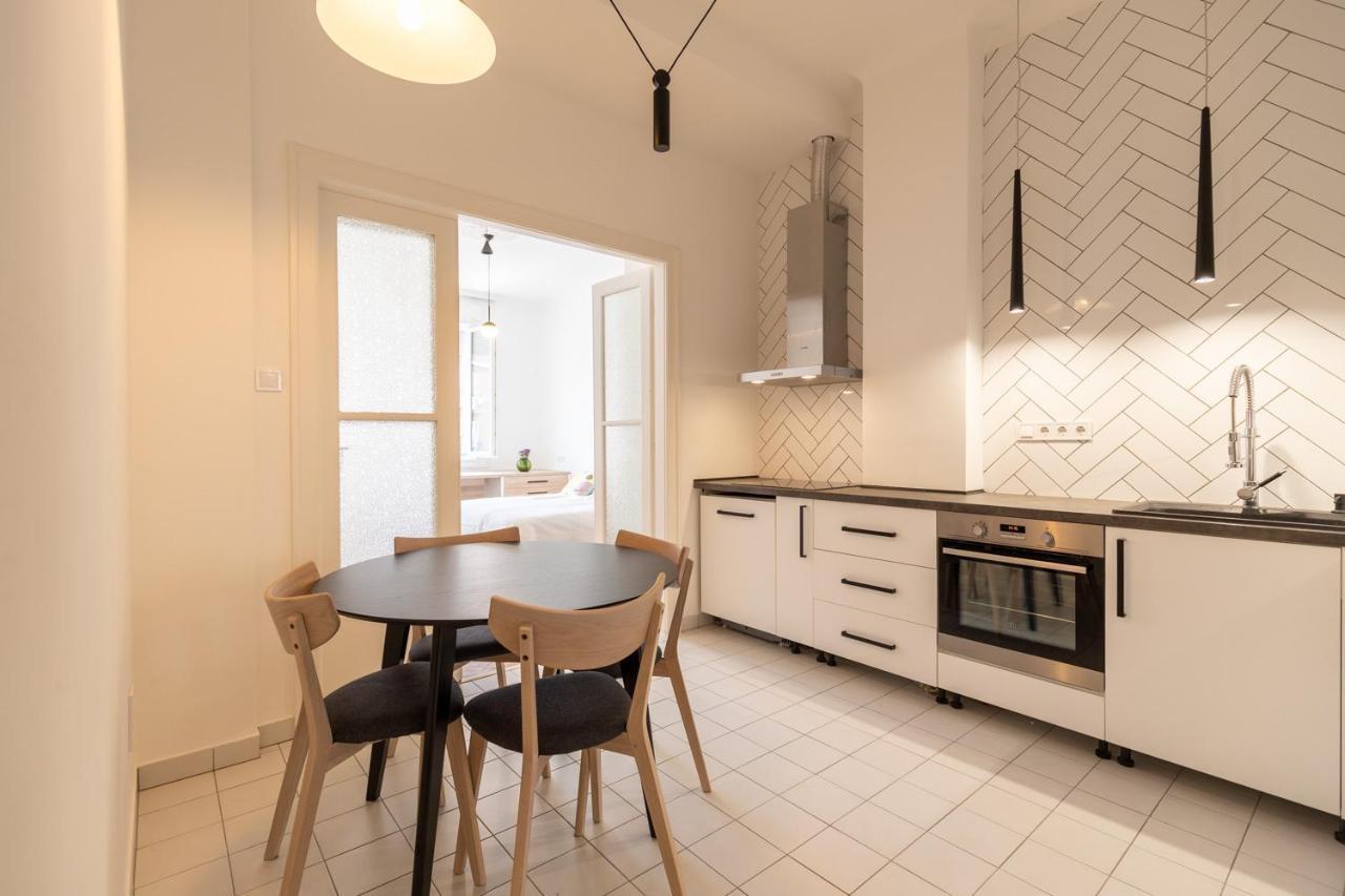 The Palm Springs Apartment Budapest Exterior foto